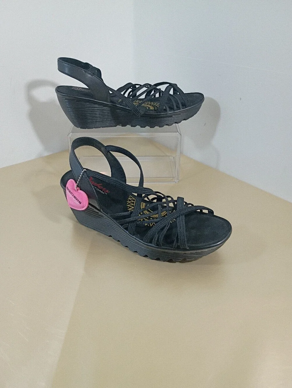 Skechers Women's SZ 10 Parallel-Crossed Wires-Multi Gore Slingback Sandal Black